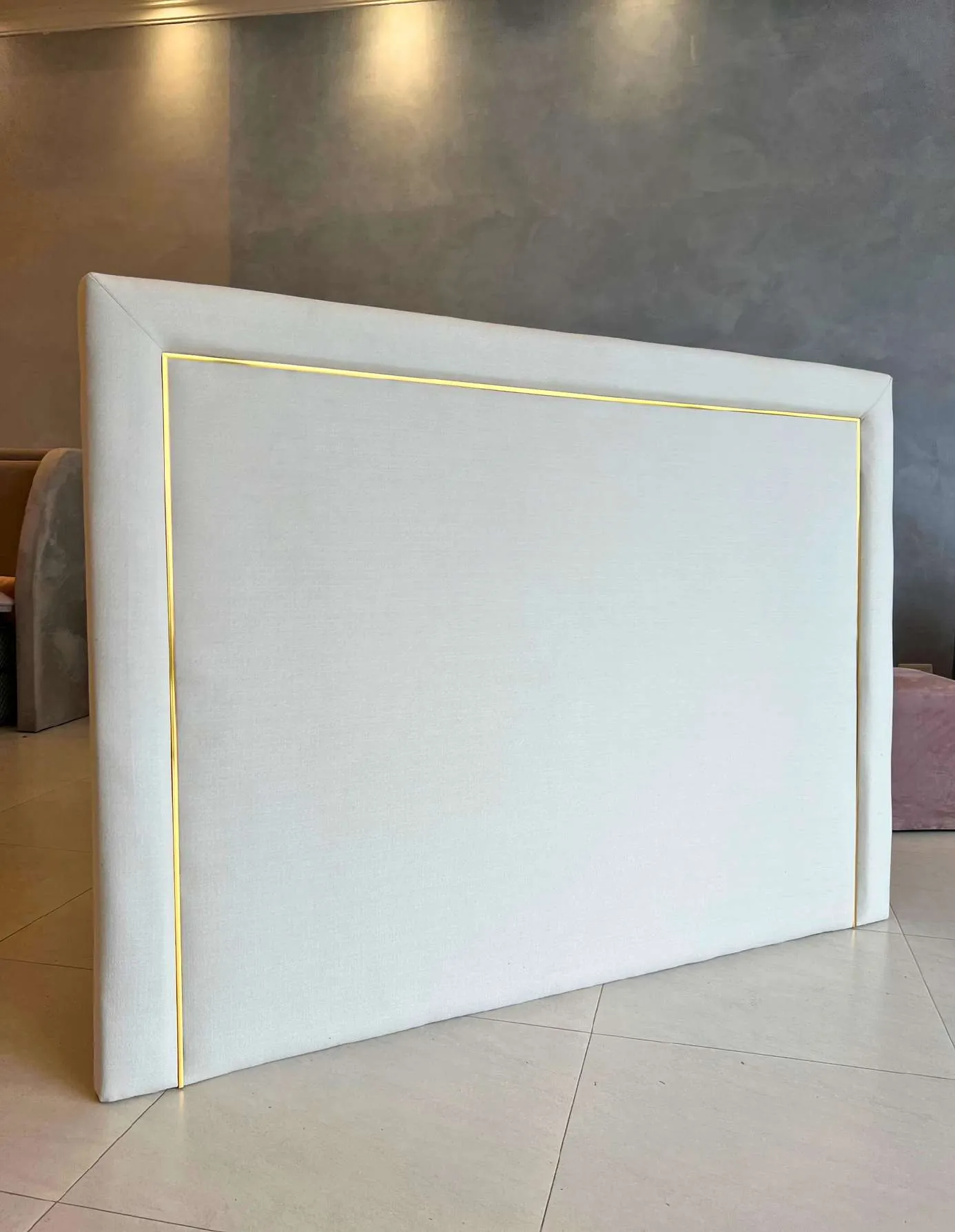 Headboard Diana · Com Perfil Interno