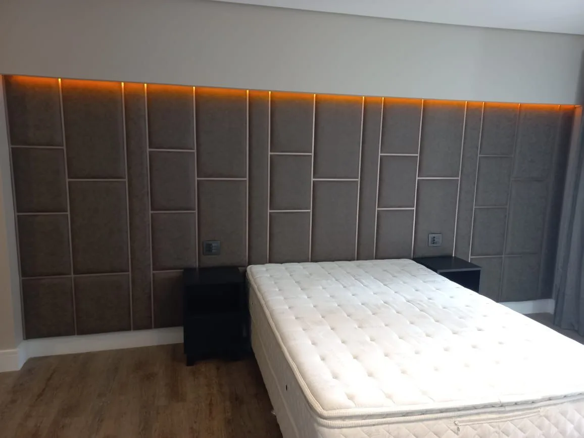 Painel estofado sob medida da Cabeçare 43