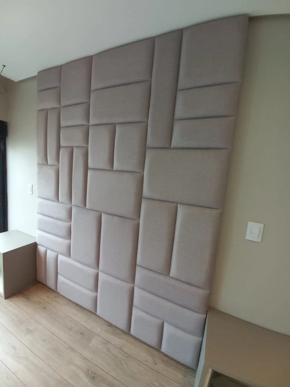 Painel estofado sob medida da Cabeçare 39
